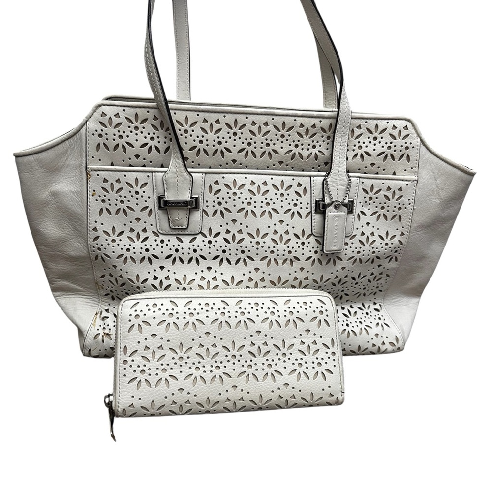 Coach Taylor Eyelet Leather Tote Set 
#K1382-F27391